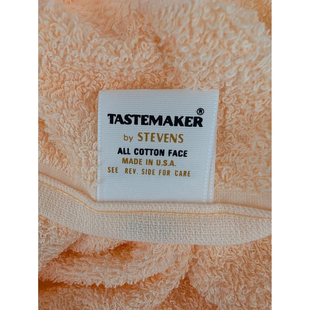 Vintage Seven Seas, Tastemaker Bath Set Peach Rug Towels USA Retro 80s Decor